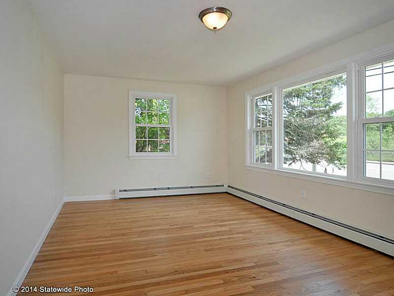 5495 Post Road East Greenwich, RI 02818 - Photo 11 of 25 Living Room.