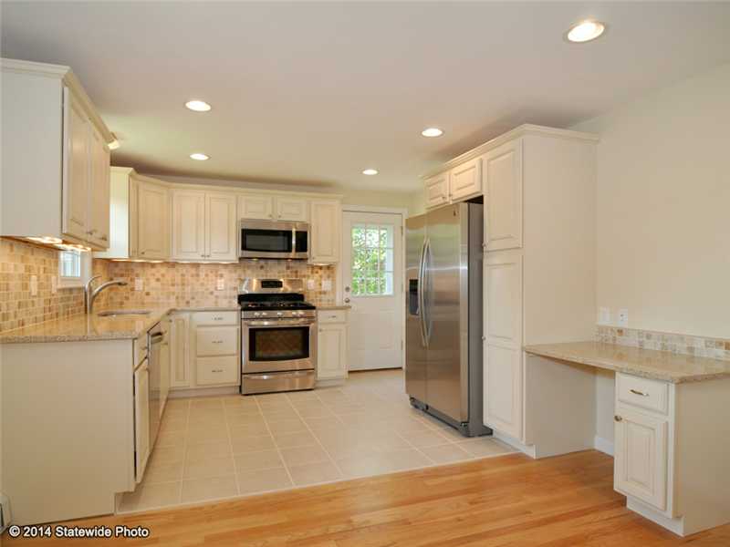 5495 Post Road East Greenwich, RI 02818 - Photo 4 of 25 Kitchen.