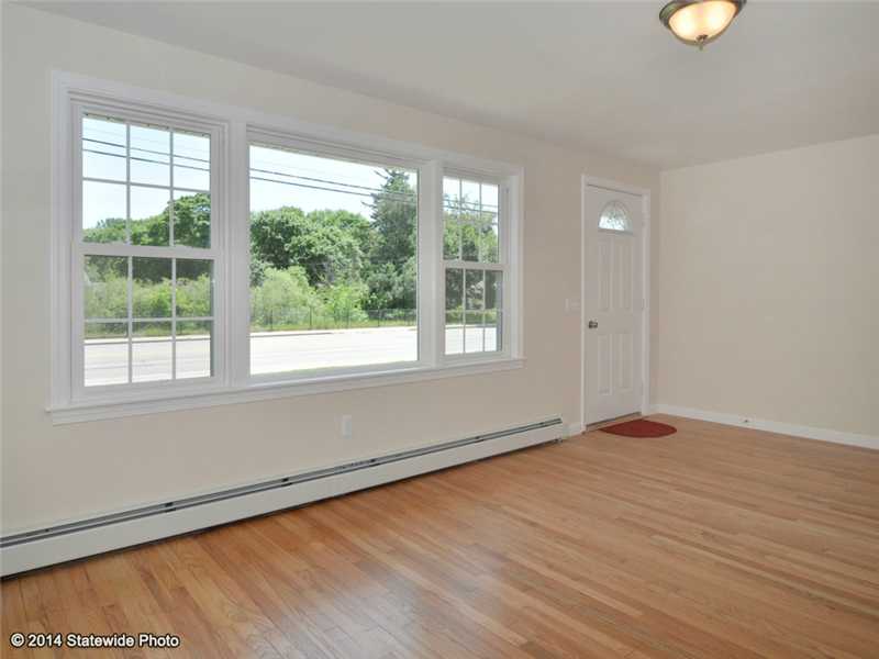 5495 Post Road East Greenwich, RI 02818 - Photo 10 of 25 Living Room.