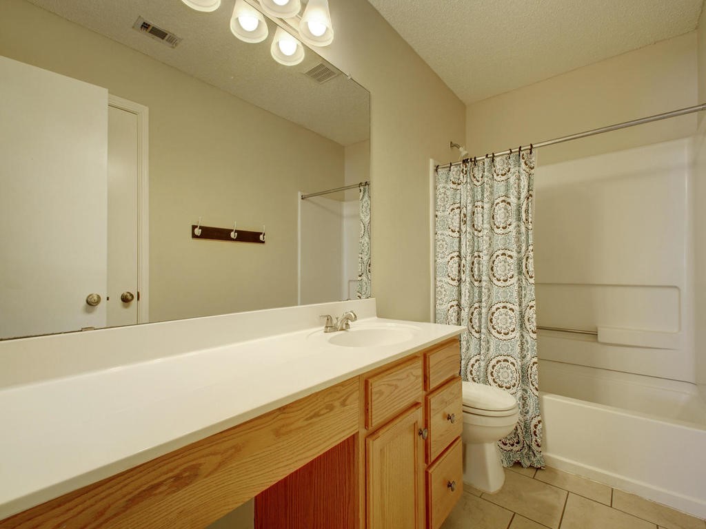 1101 Stillwell Ridge Cedar Park, TX 78613 - Photo 35 of 39 Hall bath