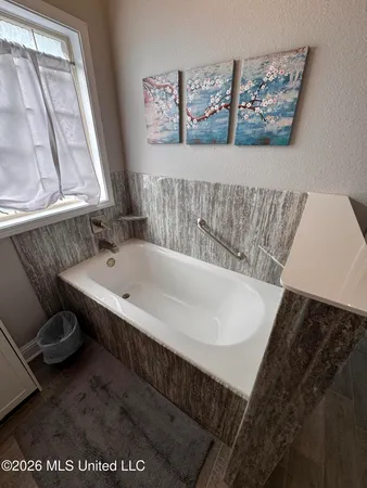 $2,450 | 1000 Pelican Cove, Ocean Springs, MS 39564