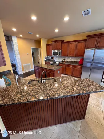 $2,450 | 1000 Pelican Cove, Ocean Springs, MS 39564