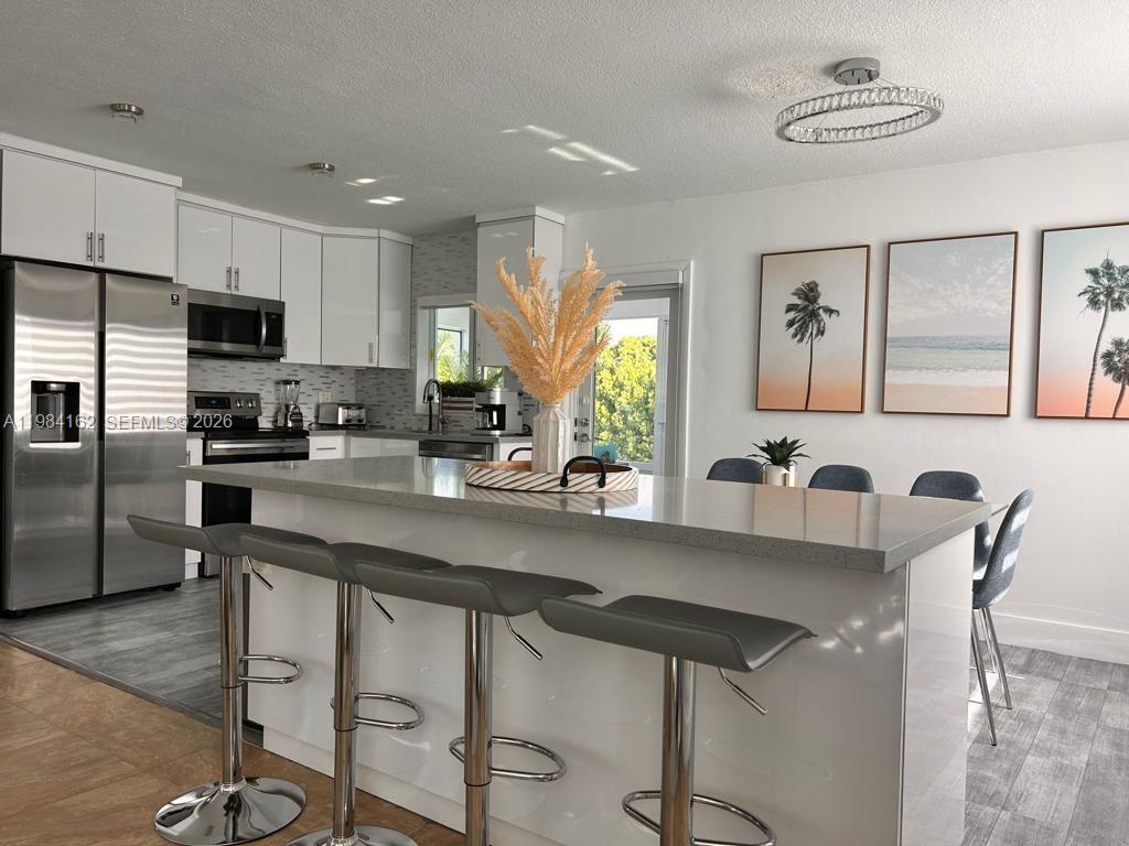 6900 Southwest 3rd Street Pembroke Pines, FL 33023 - Photo 4 of 17