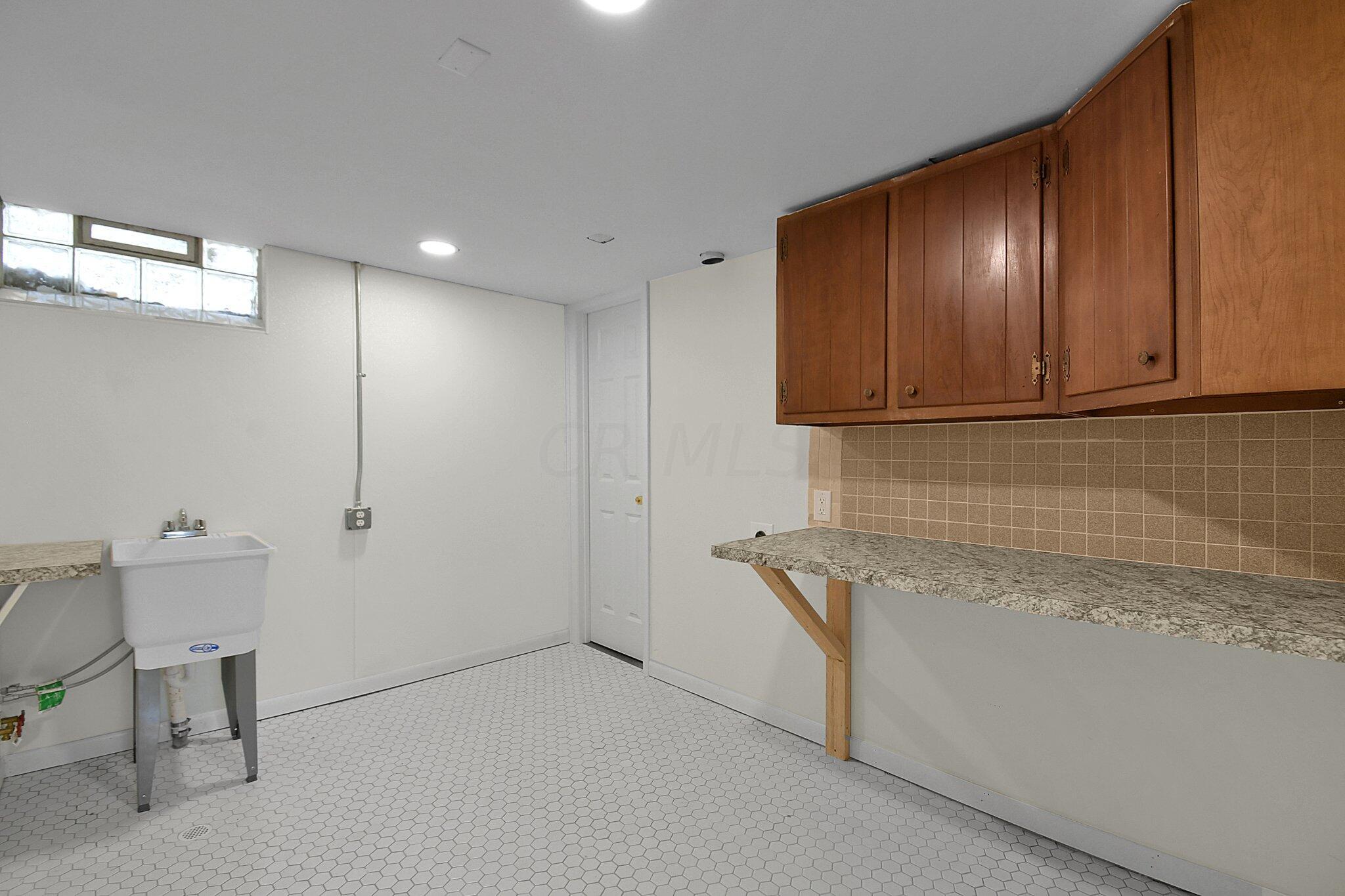 2218 Ridgeway Avenue Columbus, OH 43219 - Photo 22 of 31 21-web-or-mls-2218-ridgeway-ave