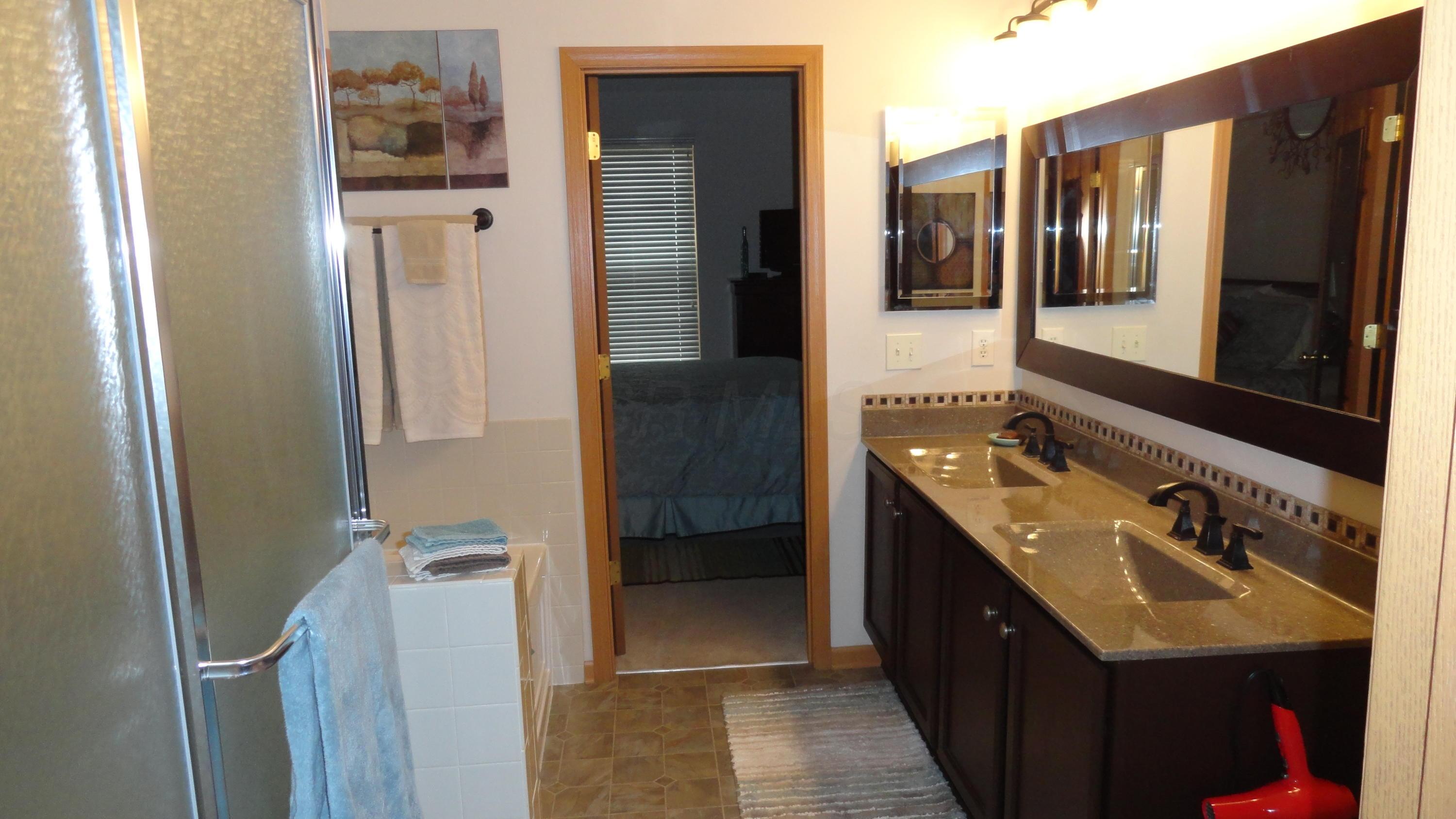 6044 McCotter Road Dublin, OH 43016 - Photo 10 of 23 Gallery Image 10