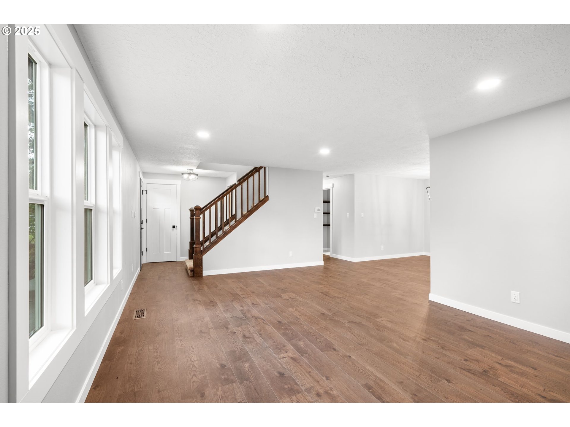 18240 Southwest Jay Street Beaverton, OR 97003 - Photo 18 of 42