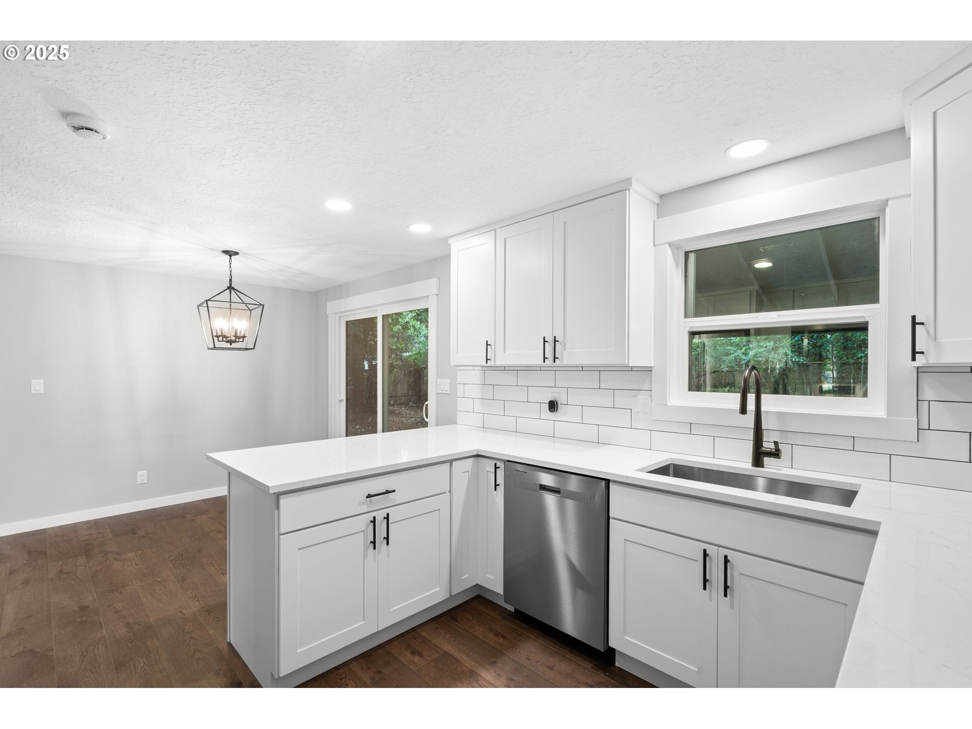 18240 Southwest Jay Street Beaverton, OR 97003 - Photo 21 of 42