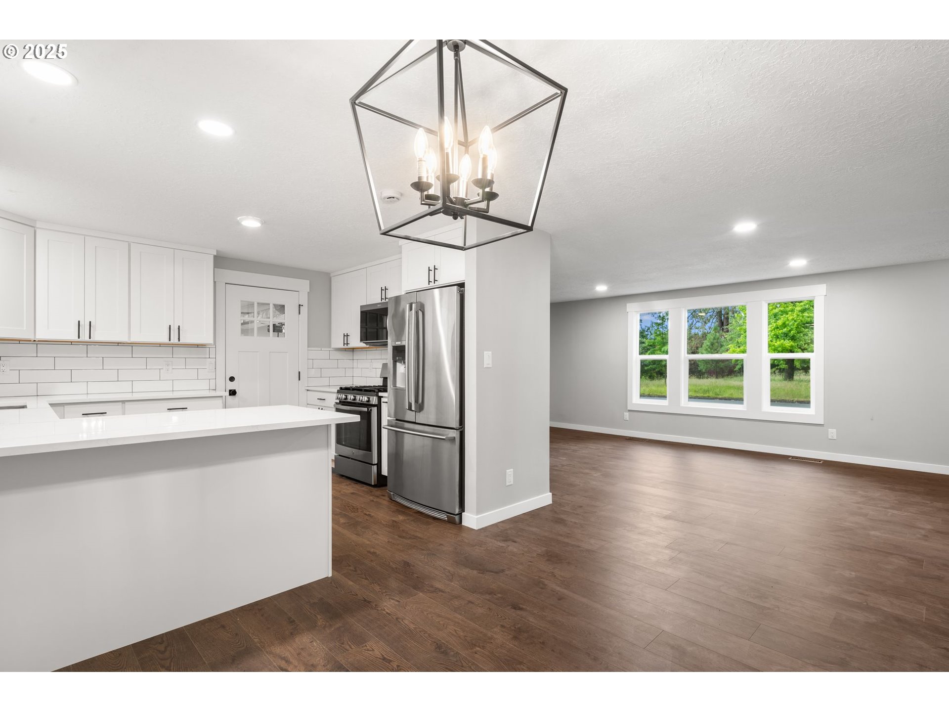 18240 Southwest Jay Street Beaverton, OR 97003 - Photo 24 of 42