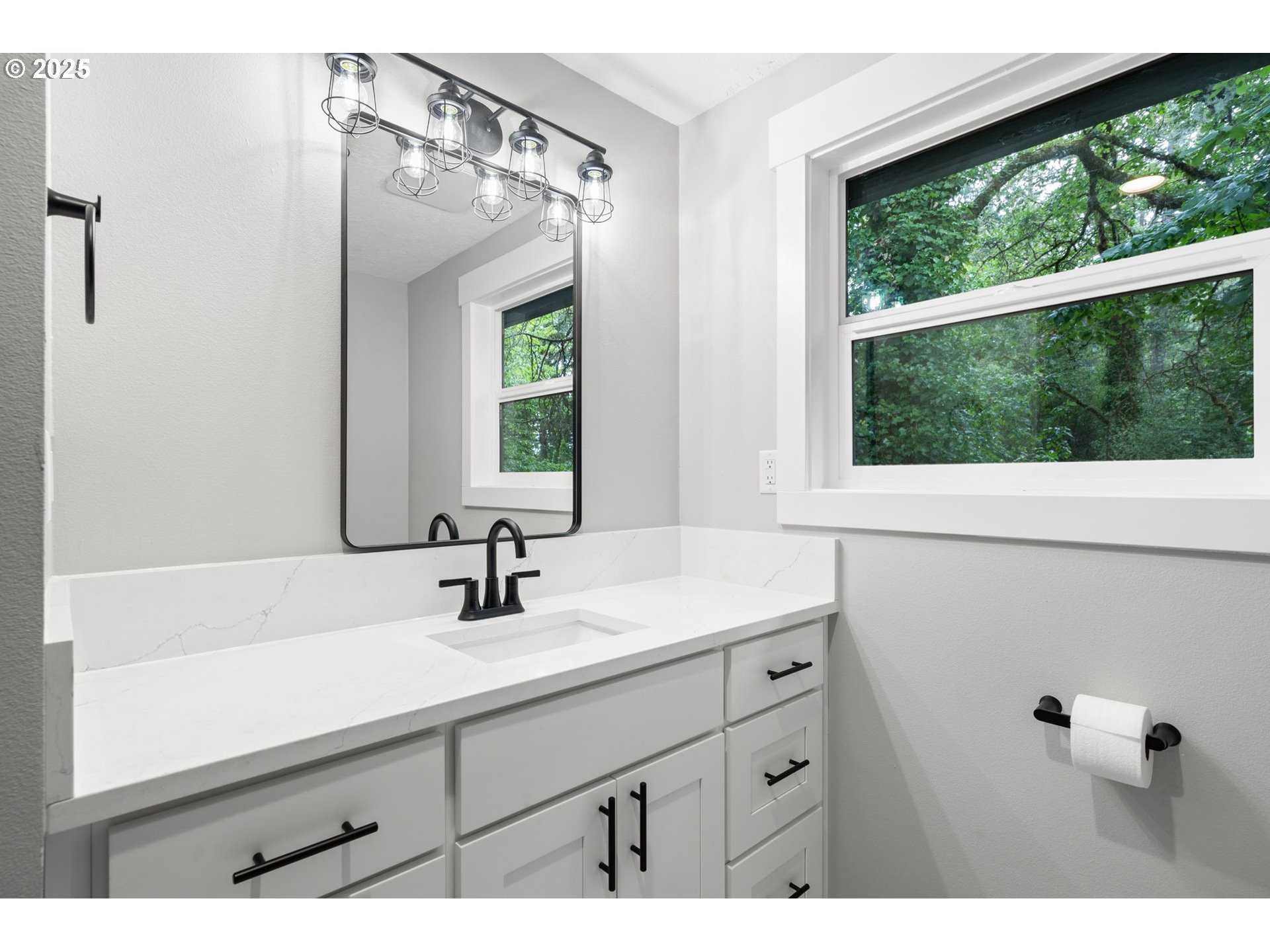 18240 Southwest Jay Street Beaverton, OR 97003 - Photo 27 of 42