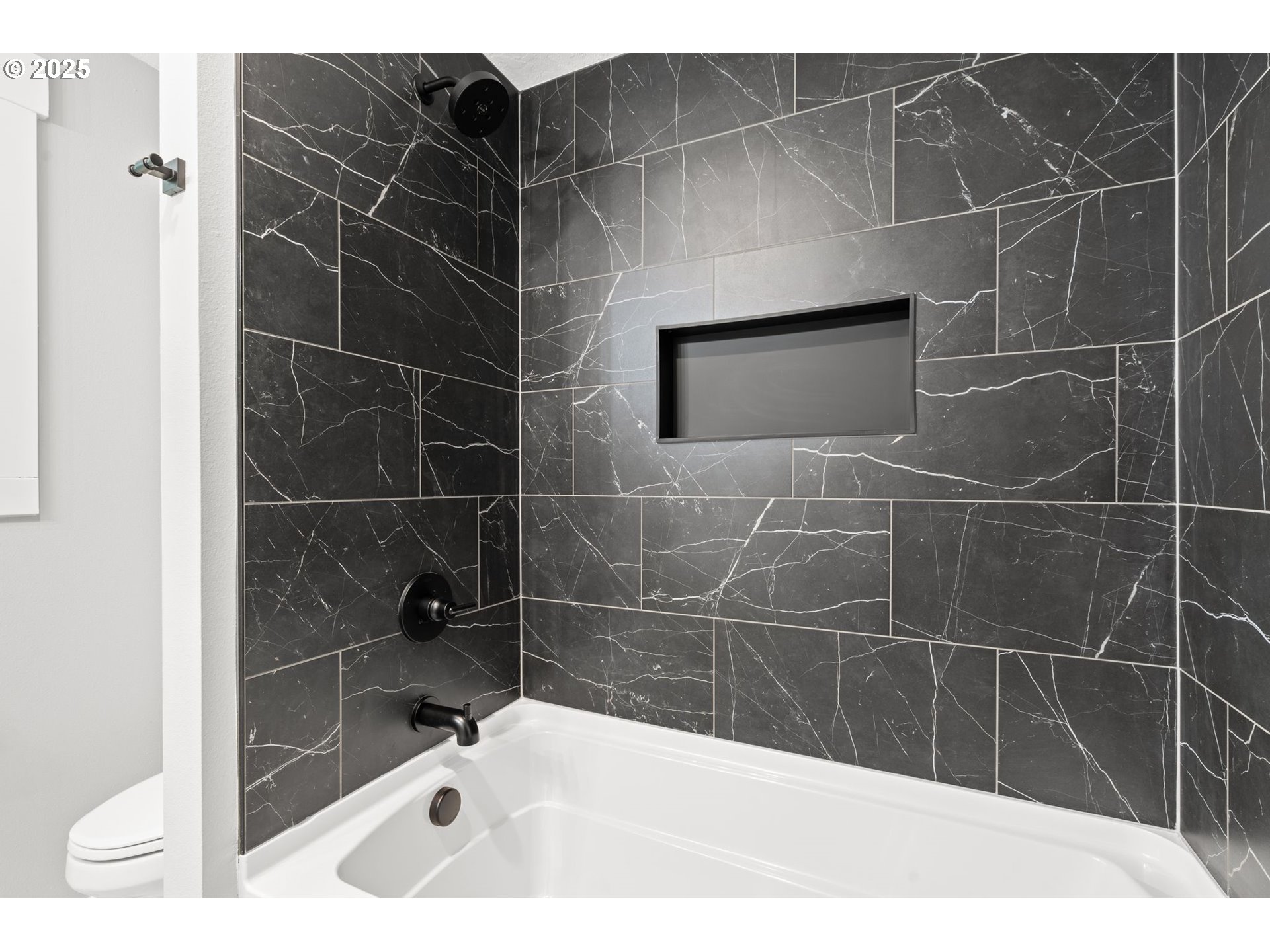 18240 Southwest Jay Street Beaverton, OR 97003 - Photo 28 of 42