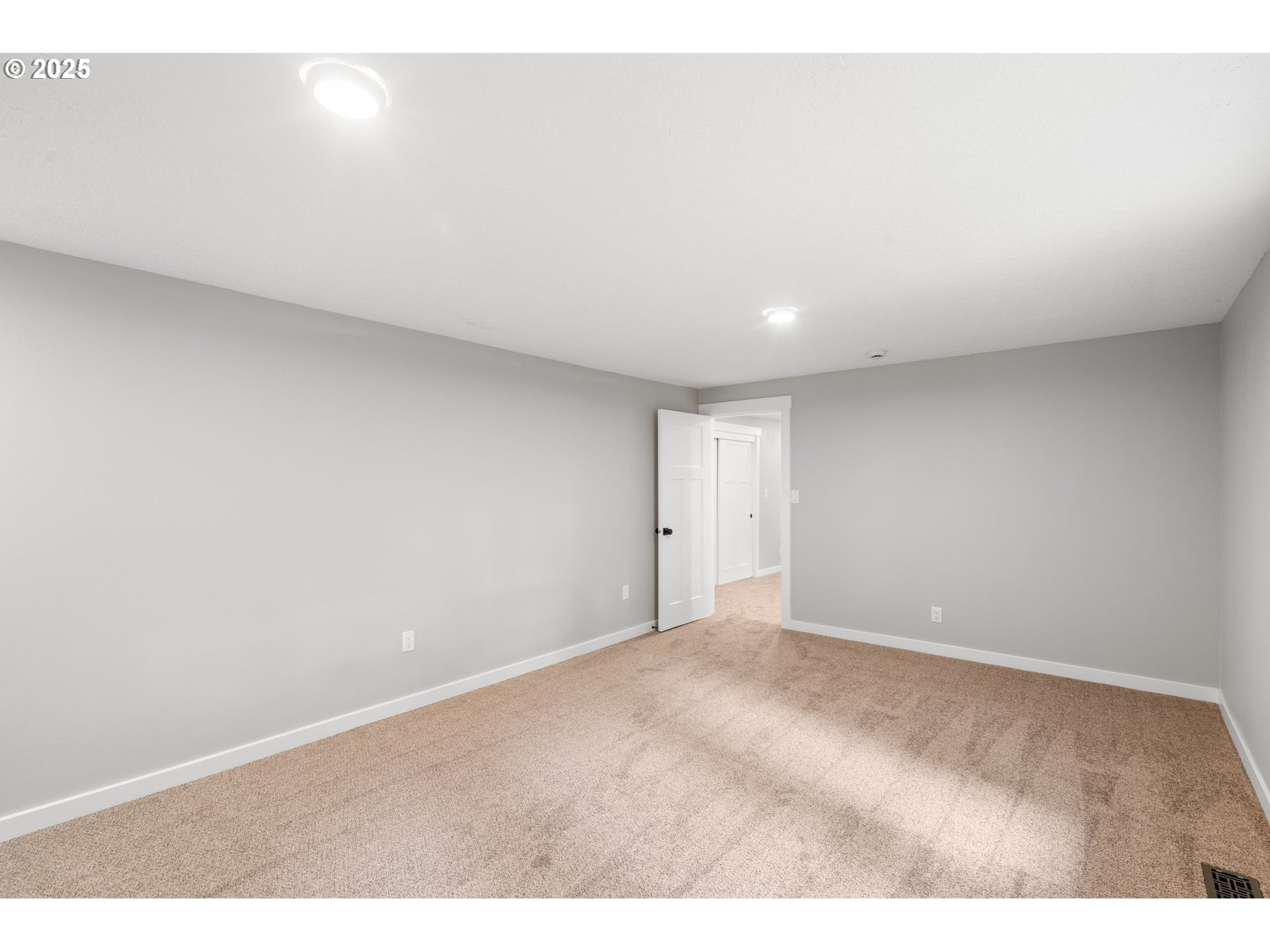 18240 Southwest Jay Street Beaverton, OR 97003 - Photo 33 of 42