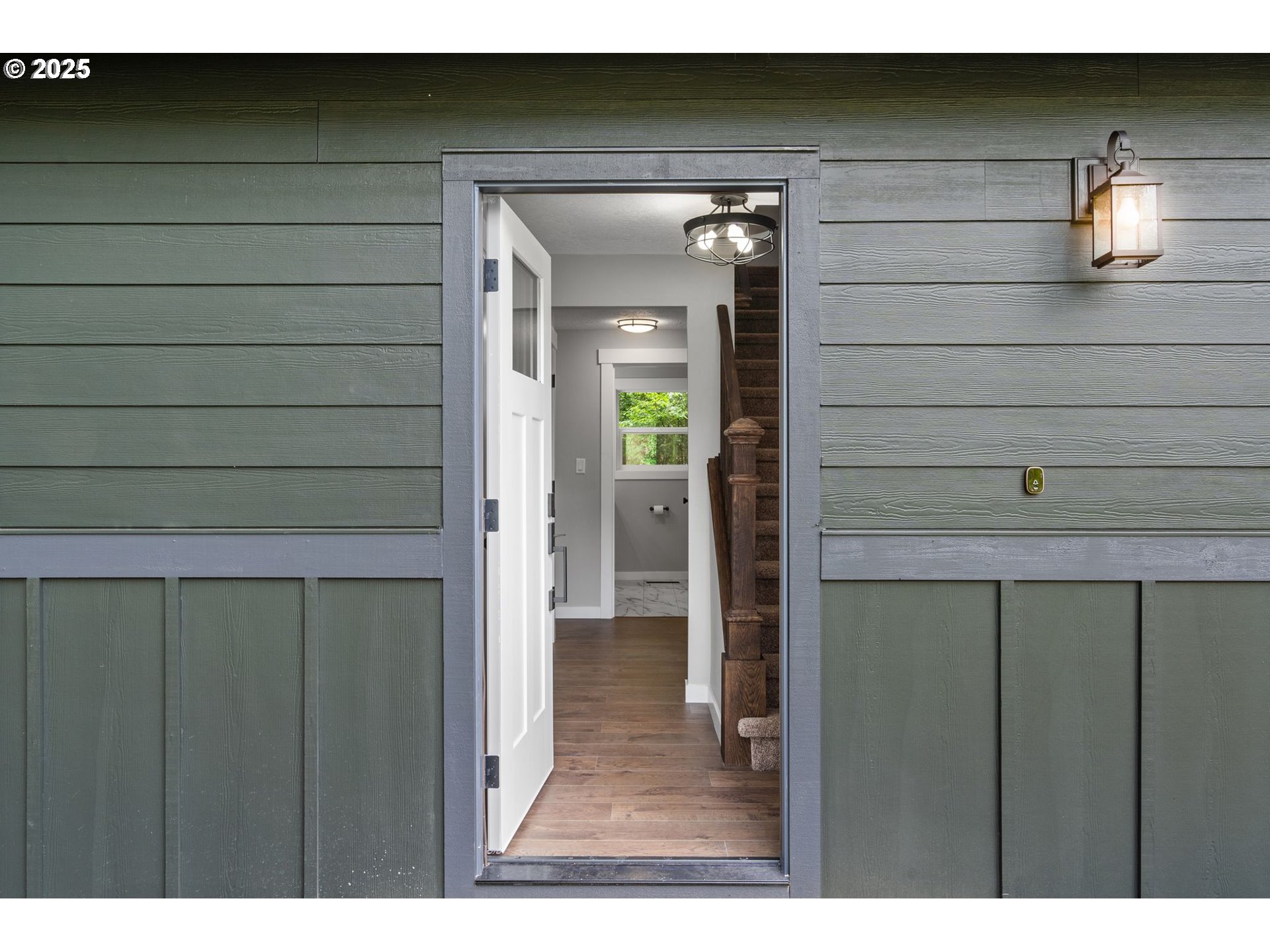 18240 Southwest Jay Street Beaverton, OR 97003 - Photo 5 of 42