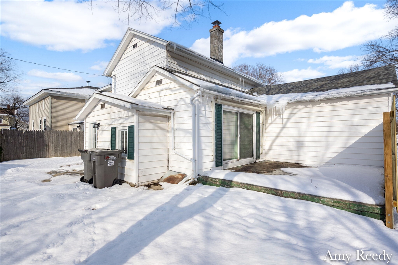 418 Elm Street Lowell, MI 49331 - Photo 4 of 33