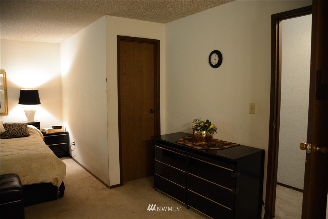5032 200th Street Southeast Bothell, WA 98012 - Photo 12 of 25