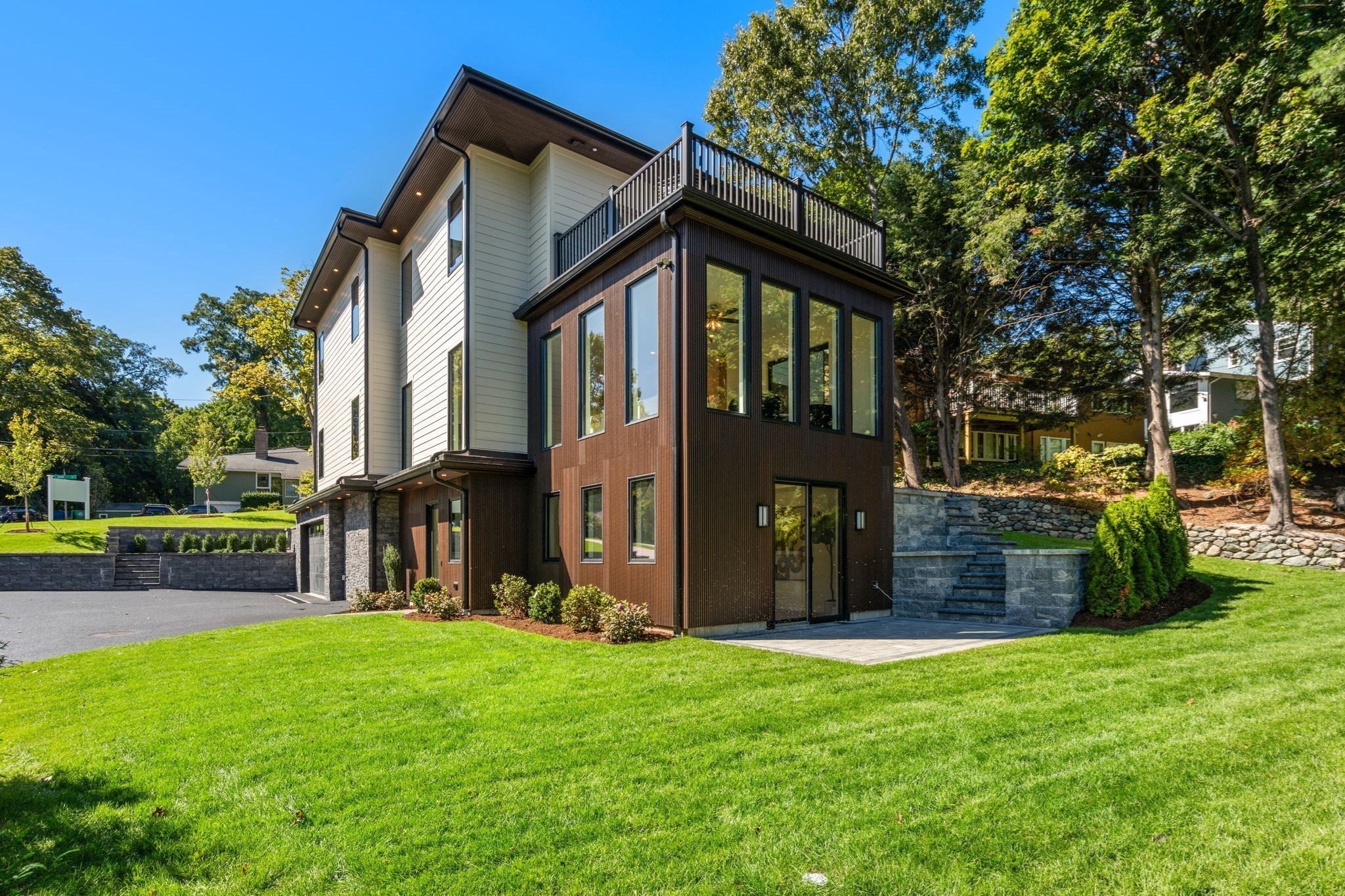 30 Dorr Road Newton, MA 02458 - Photo 3 of 36 Gallery Image 3
