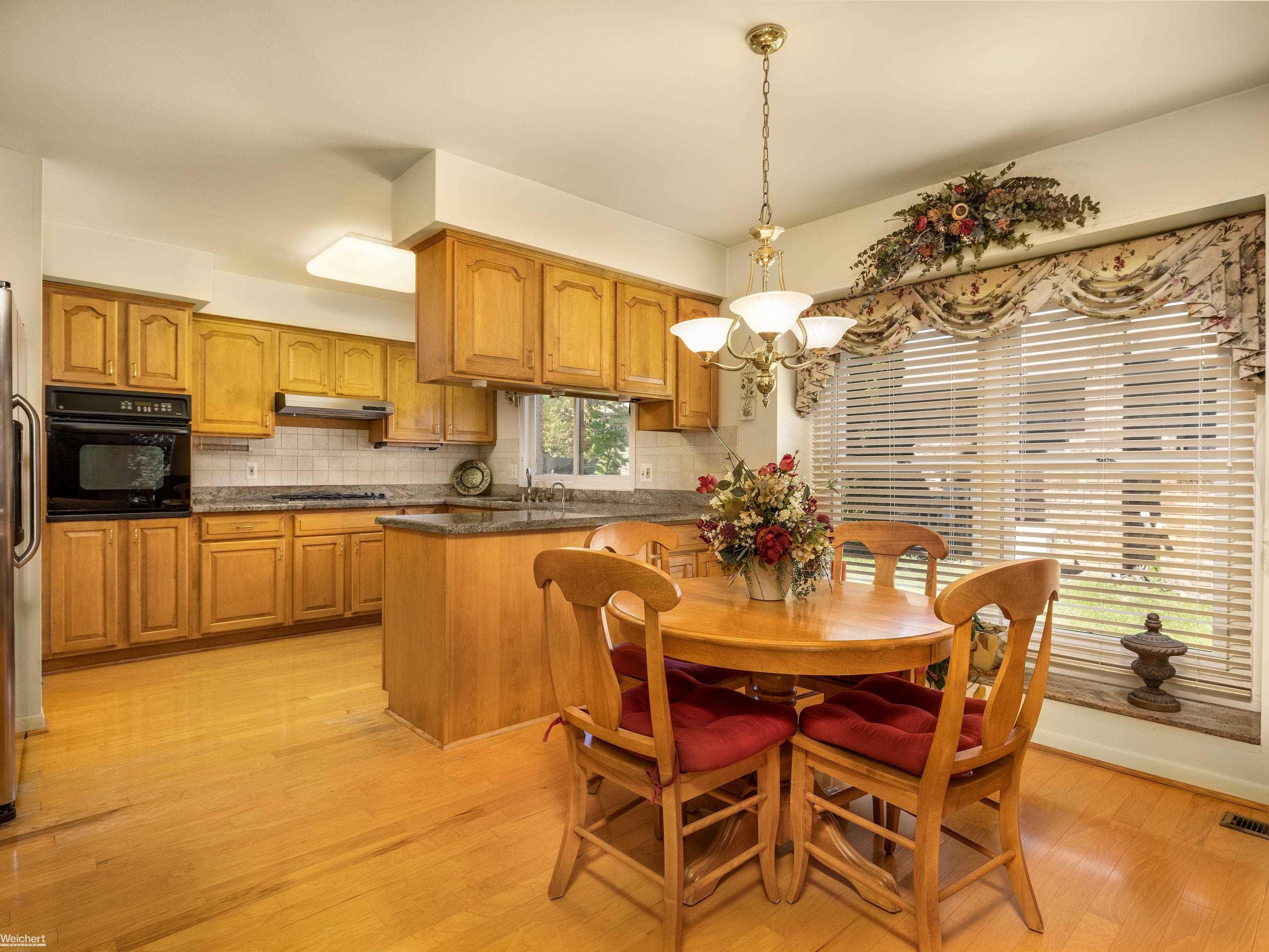 457 Lake Forest Road Rochester, MI 48309 - Photo 16 of 36