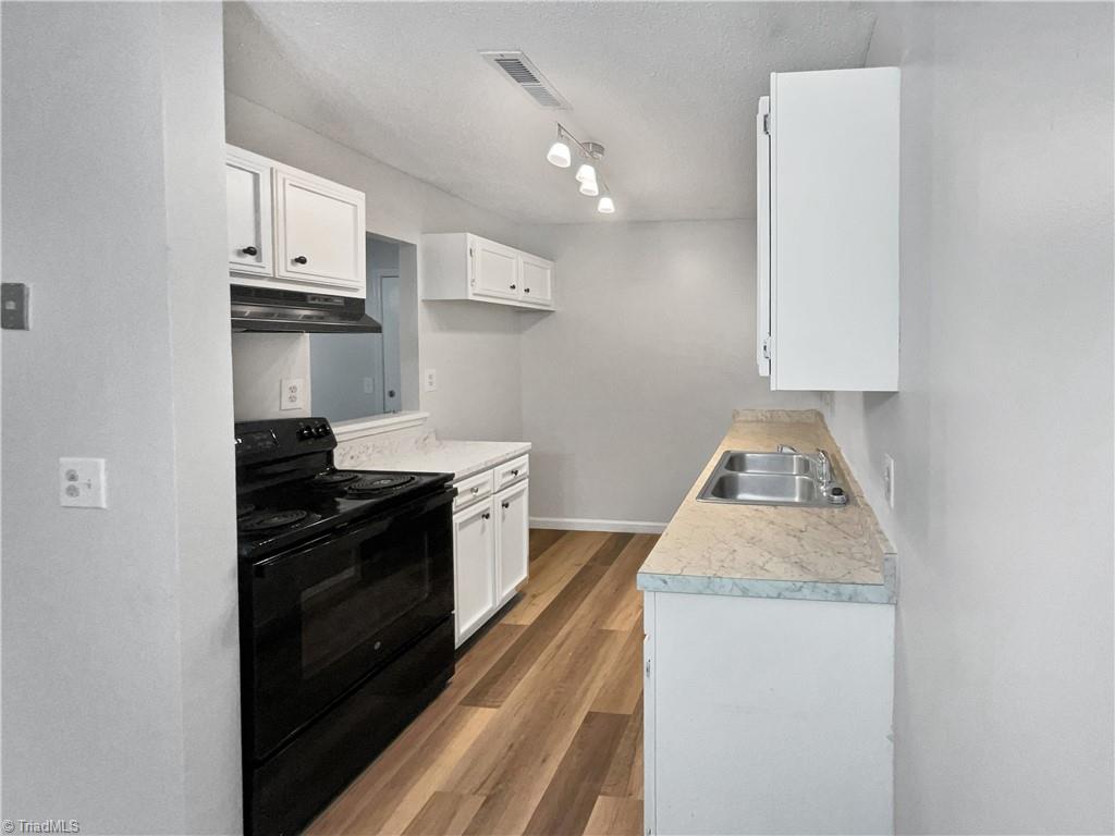 5669 Hornaday Road, Unit G Greensboro, NC 27409 - Photo 11 of 21 Gallery Image 11