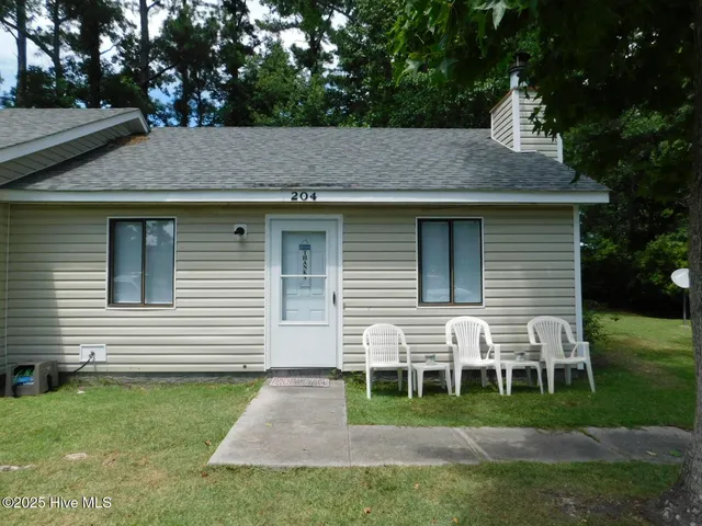 $1,055 | 204 Cedar Ridge Lane, Havelock, NC 28532