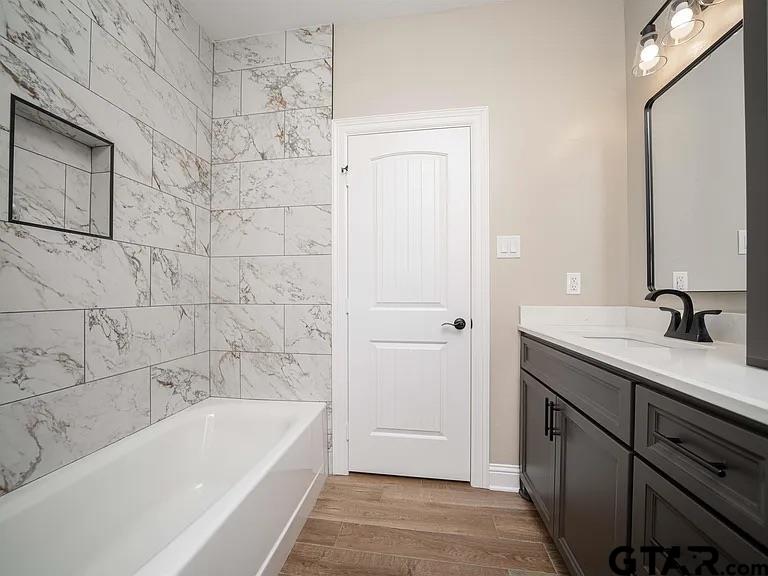404 Small Oaks Road Kilgore, TX 75662 - Photo 22 of 34