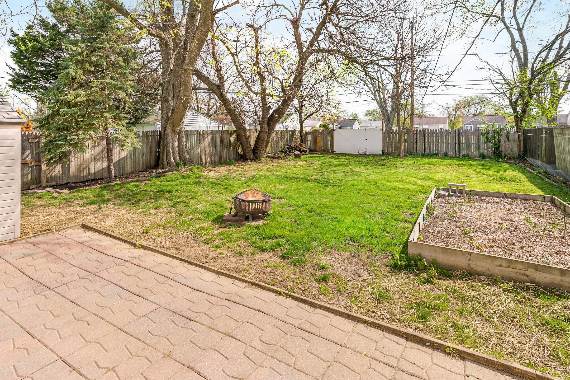 2780 Audubon Road Columbus, OH 43211 - Photo 29 of 32 Entertain and enjoy leisure time in this generous fenced yard.
