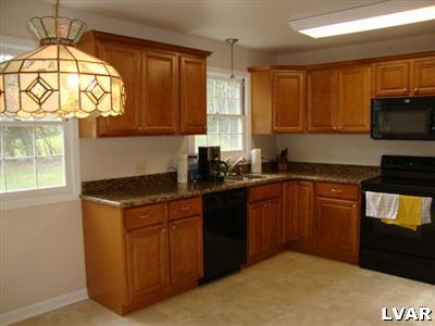 2023 Hilltop Road Bethlehem, PA 18015 - Photo 10 of 22 Gallery Image 10