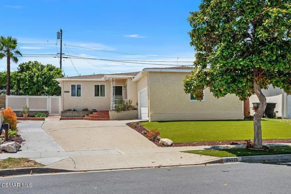 $4,300 | 26015 Crest Road, Torrance, CA 90505