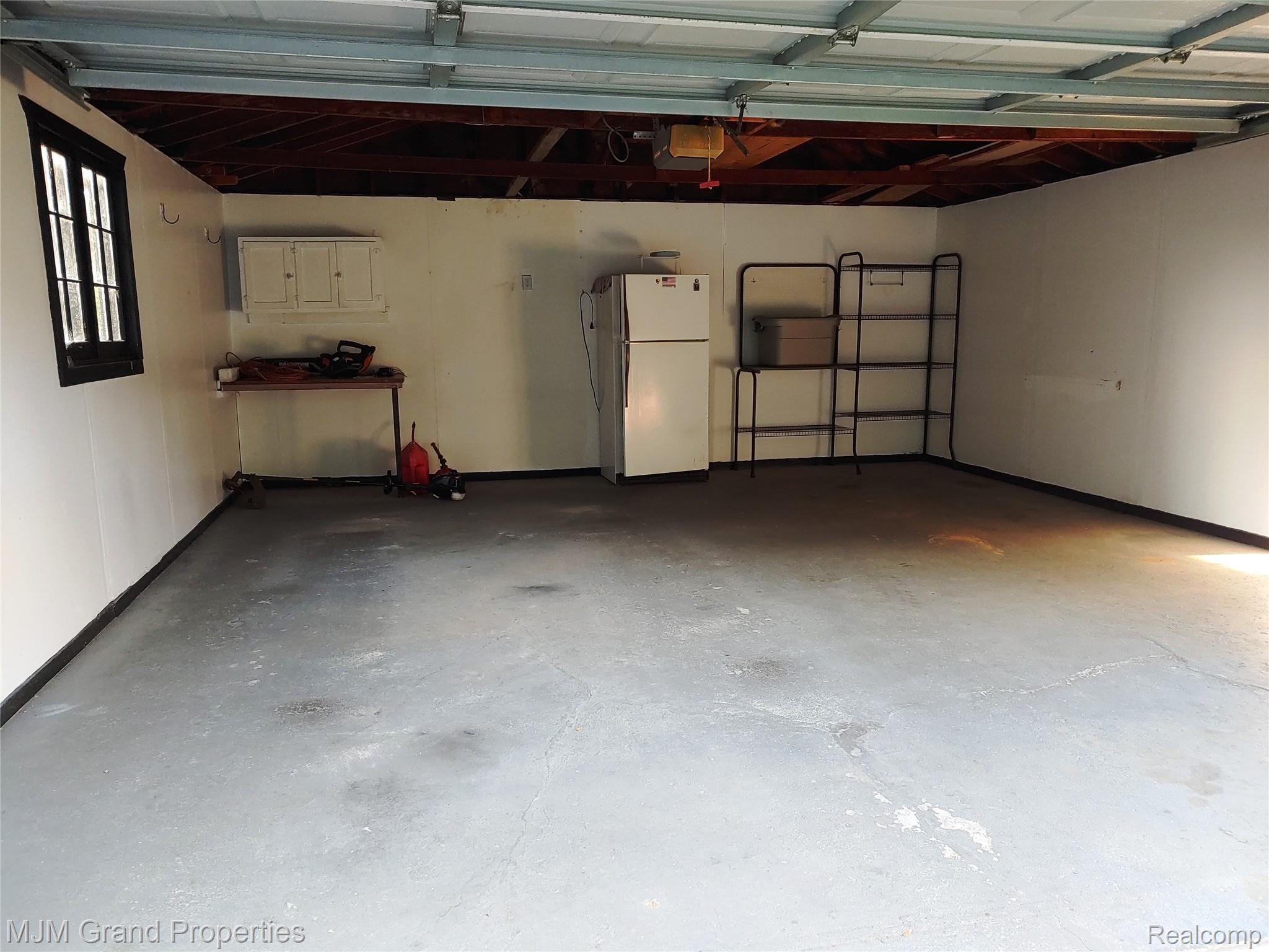 23221 Waltz Road New Boston, MI 48164 - Photo 27 of 37 Garage Interior Pic.jpg