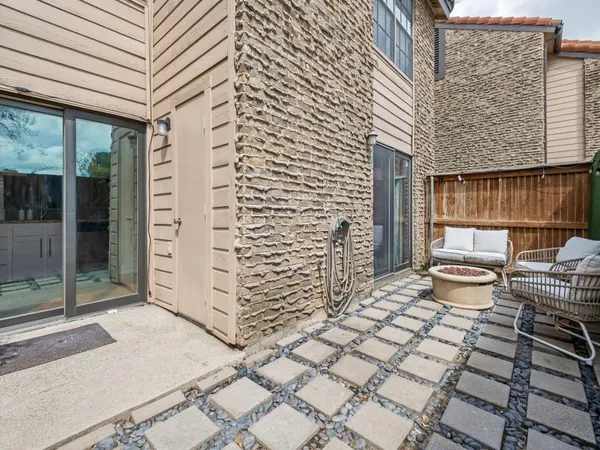 $2,100 | 5626 Preston Oaks Road, Unit 2C, Dallas, TX 75254