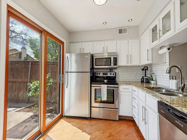 $2,100 | 5626 Preston Oaks Road, Unit 2C, Dallas, TX 75254
