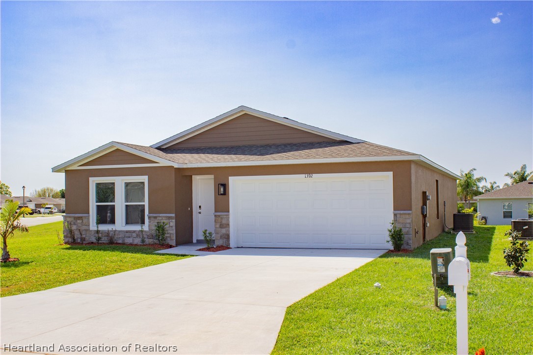 1392 Stone Ridge Circle Sebring, FL 33870 - Photo 1 of 35