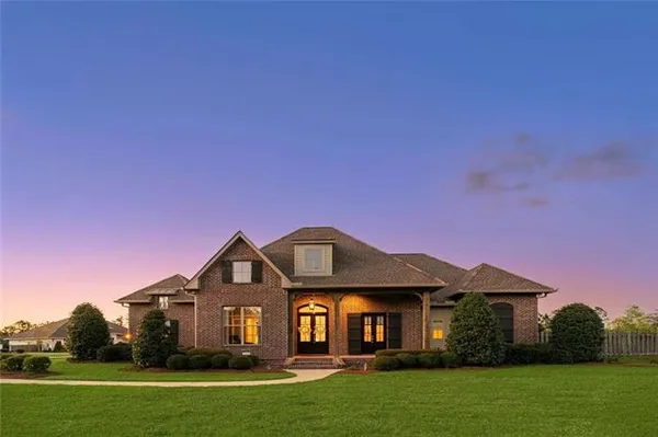 $989,500 | 420 South Fairway Drive, Madisonville, LA 70447