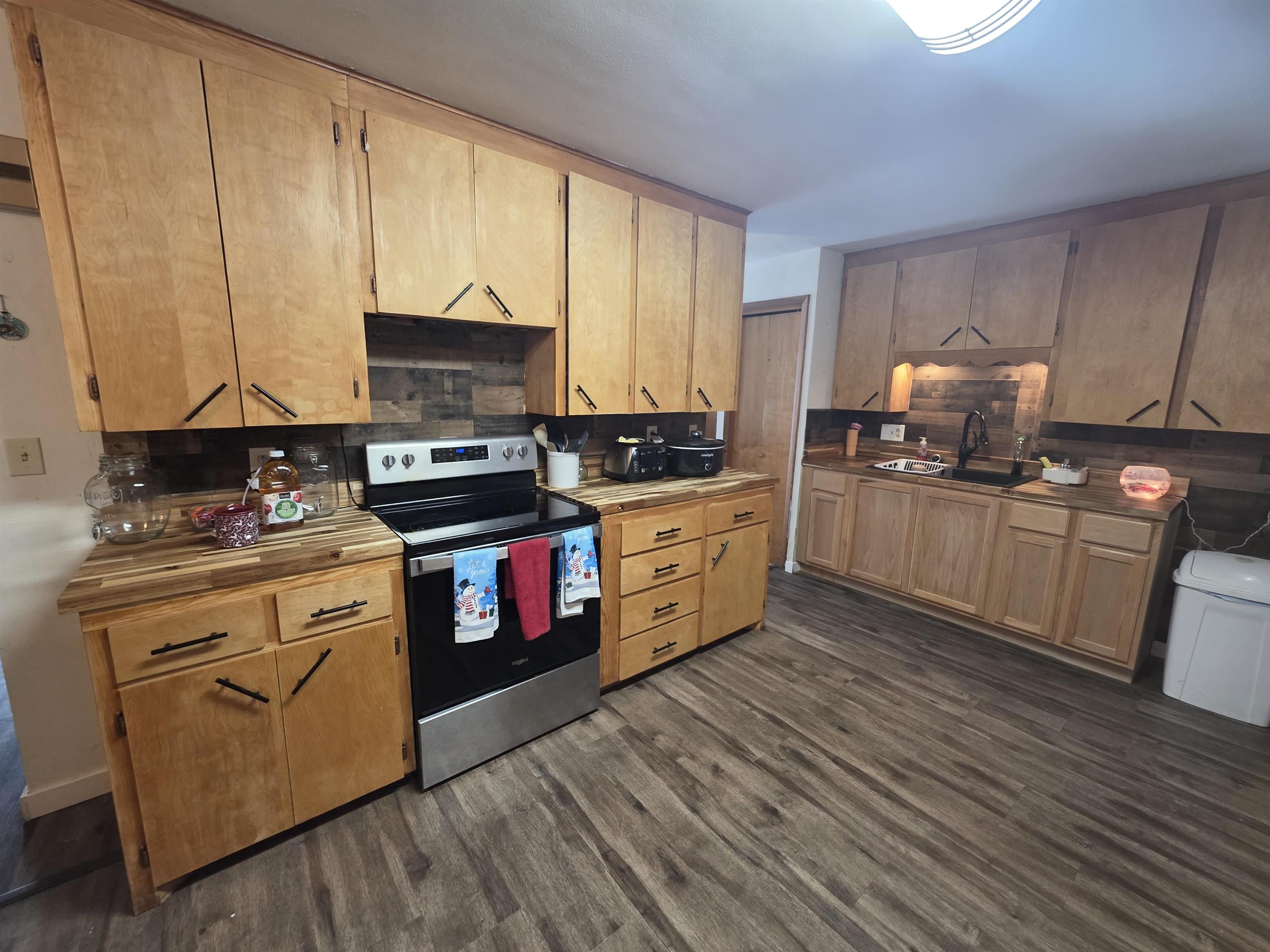 1001 Elm Street Mauston, WI 53948 - Photo 9 of 29