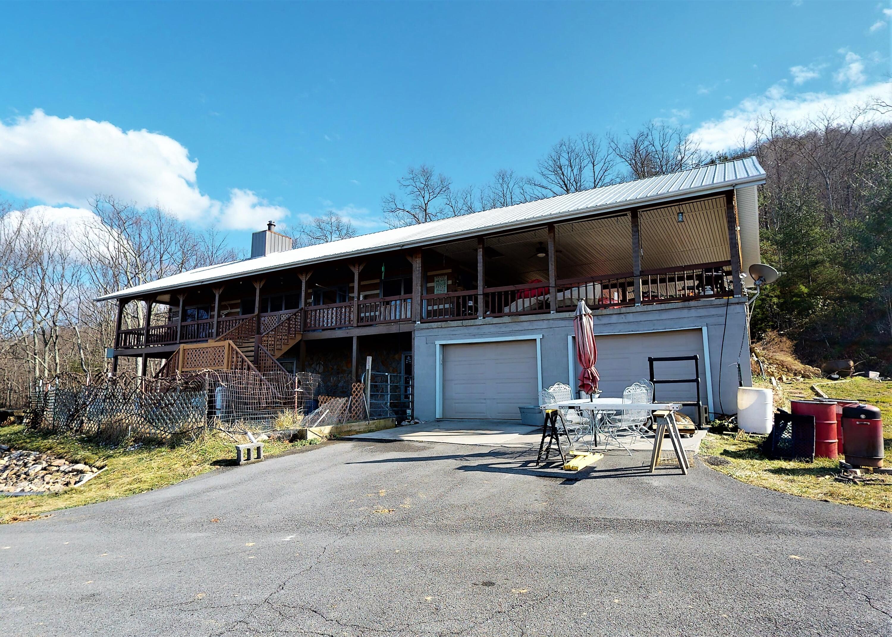 1070 Lightnen Road Parrottsville, TN 37843 - Photo 2 of 48 Front Garage