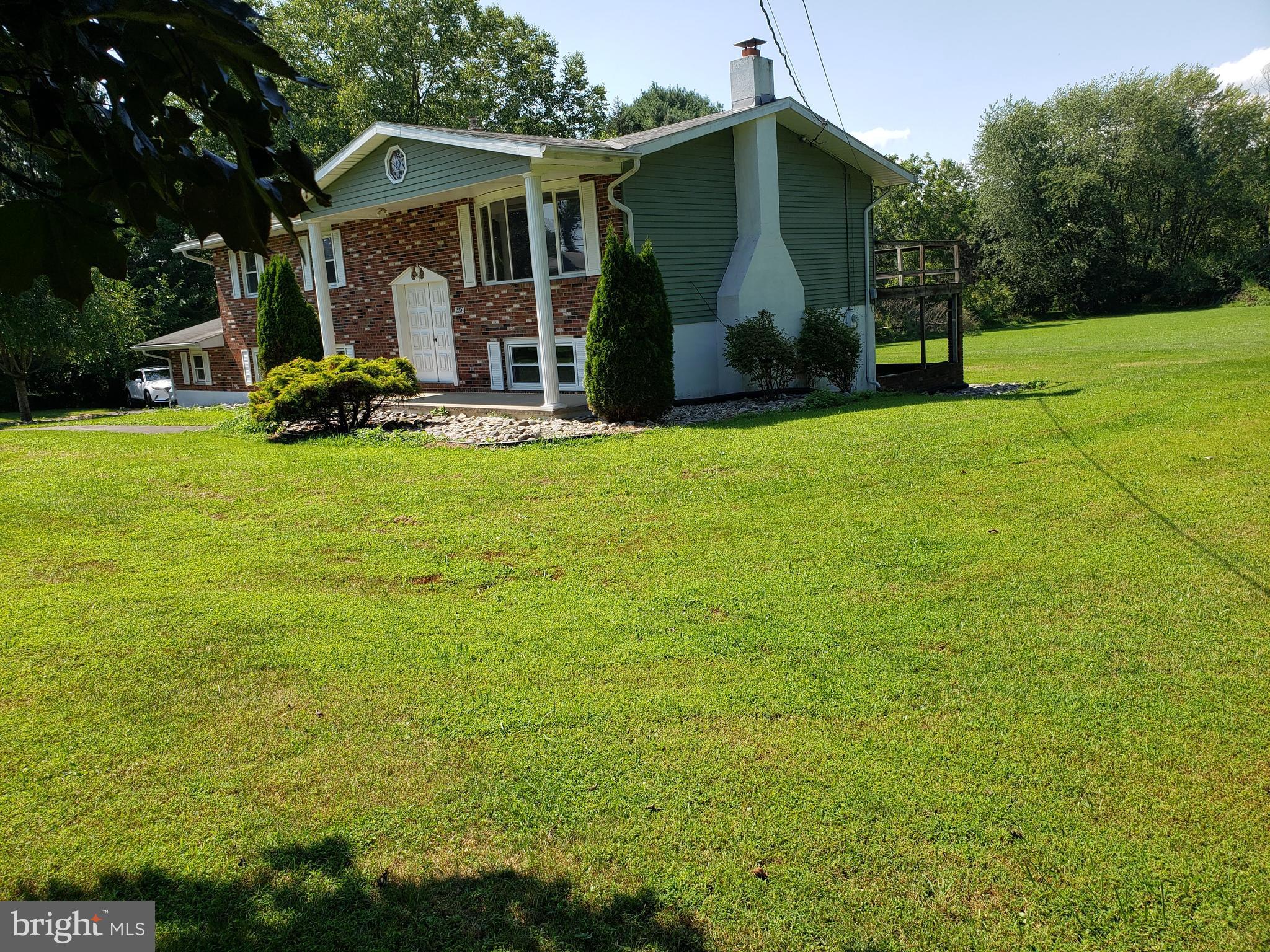5843 Old Carriage Road Bath, PA 18014 - Photo 5 of 32