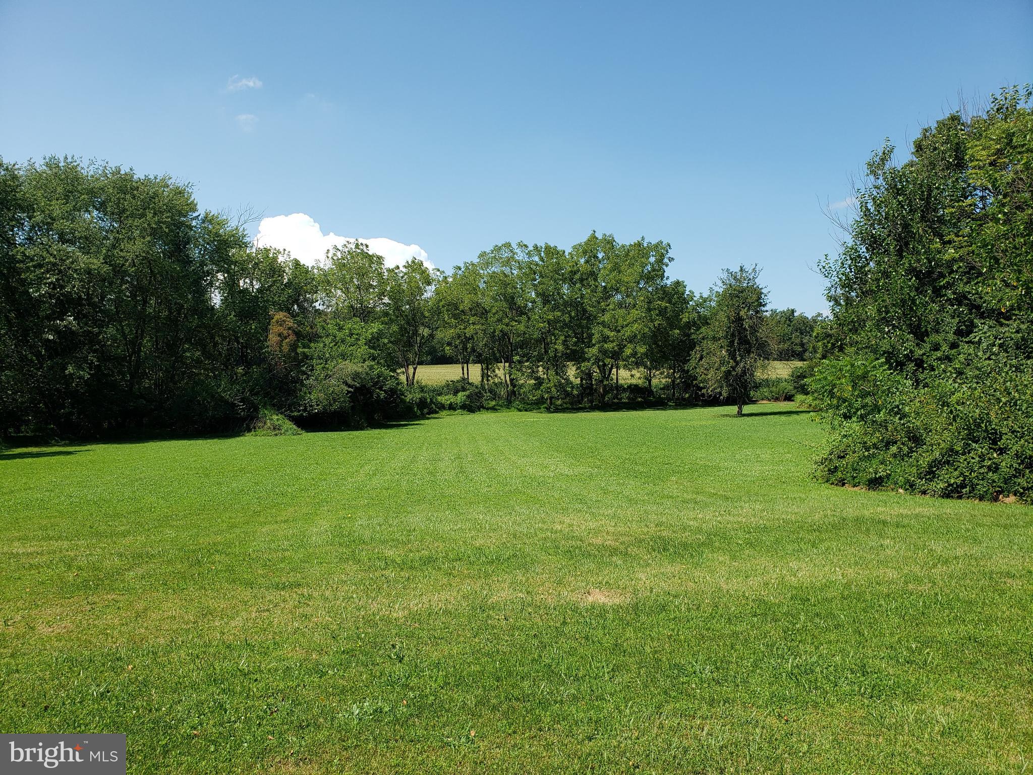 5843 Old Carriage Road Bath, PA 18014 - Photo 8 of 32