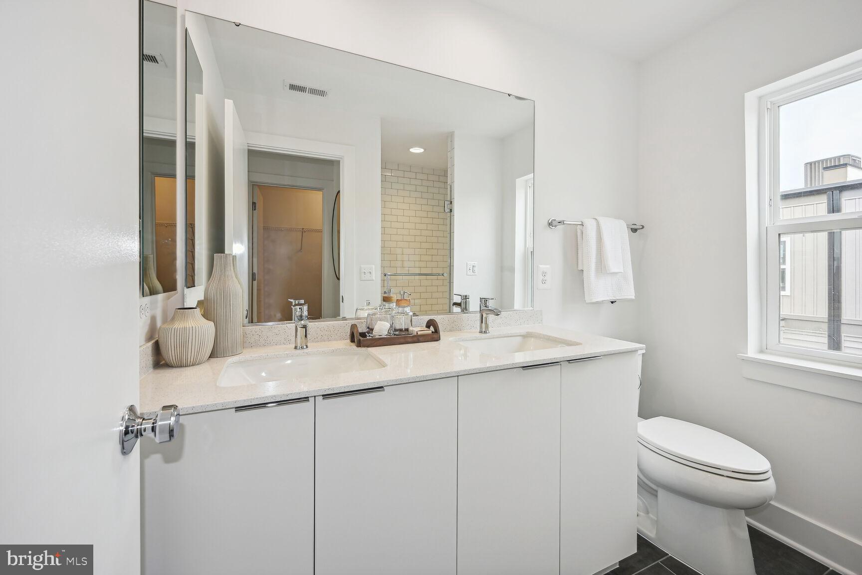 313 Riggs Road Northeast Washington, DC 20011 - Photo 2 of 31