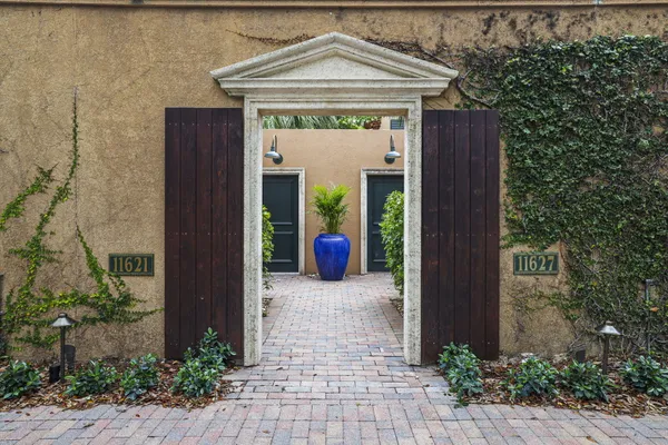 $1,100,000 | 11627 Southeast Florida Avenue, Hobe Sound, FL 33455