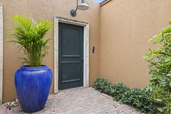 $1,100,000 | 11627 Southeast Florida Avenue, Hobe Sound, FL 33455