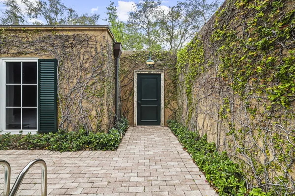 $1,100,000 | 11627 Southeast Florida Avenue, Hobe Sound, FL 33455