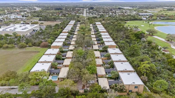 $1,100,000 | 11627 Southeast Florida Avenue, Hobe Sound, FL 33455