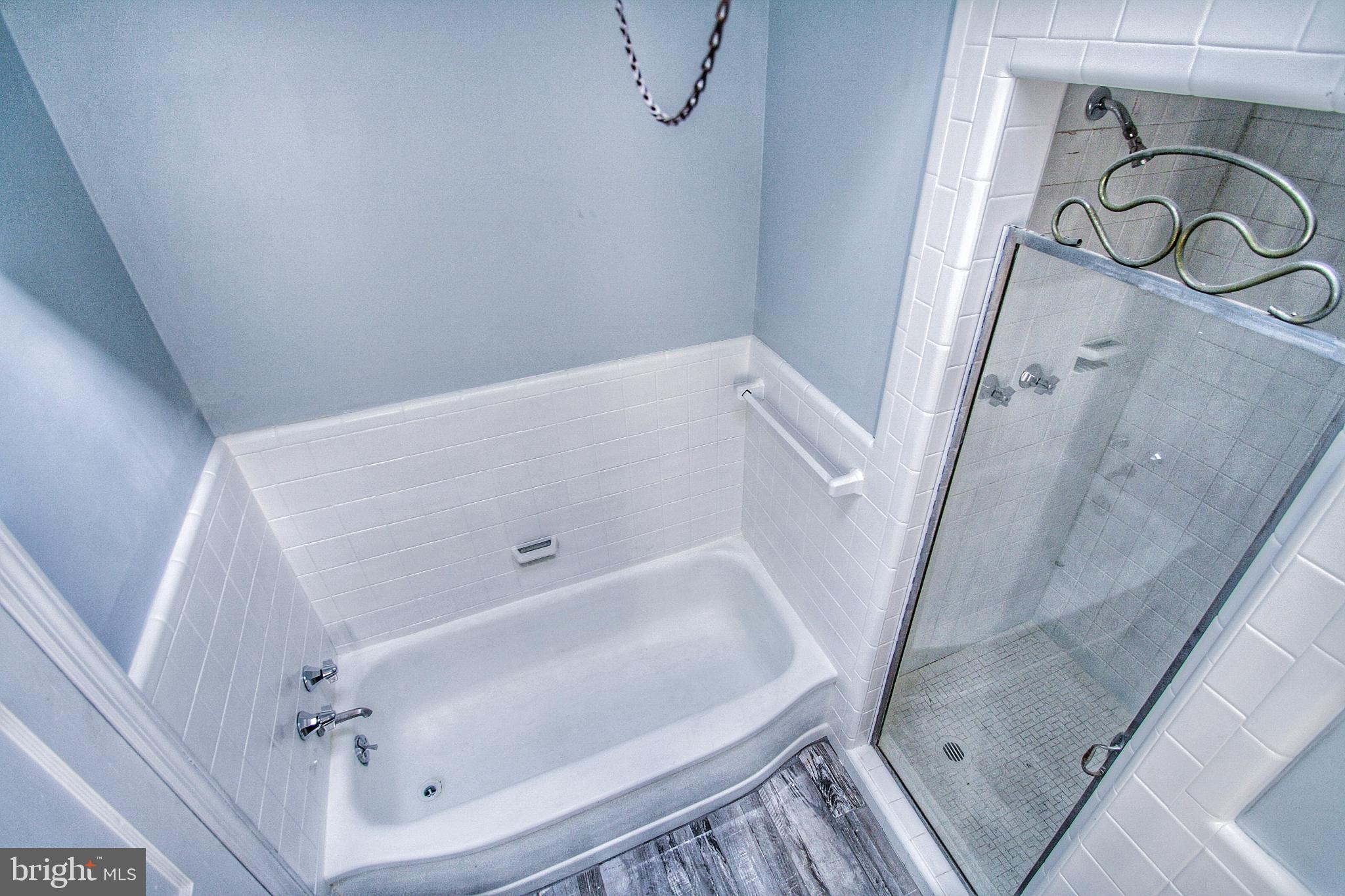 1323 Vernon Road Philadelphia, PA 19150 - Photo 19 of 31 Main bathroom