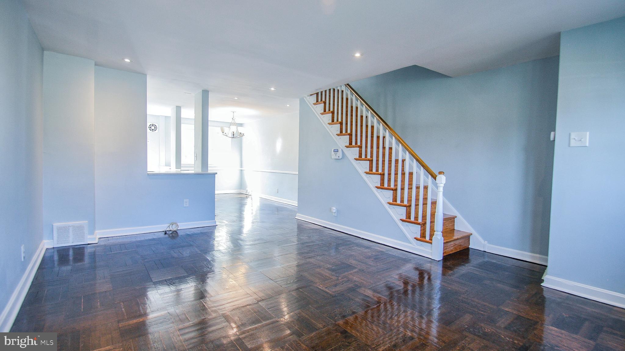 1323 Vernon Road Philadelphia, PA 19150 - Photo 4 of 31 Living room