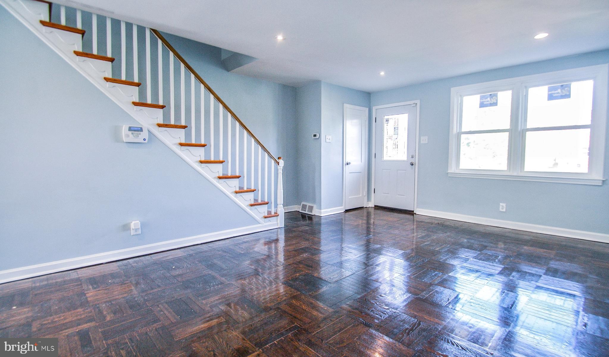 1323 Vernon Road Philadelphia, PA 19150 - Photo 6 of 31 Living room