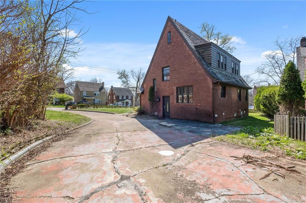1516 Riverside Drive Verona, PA 15147 - Photo 37 of 38 a view of a house with a yard