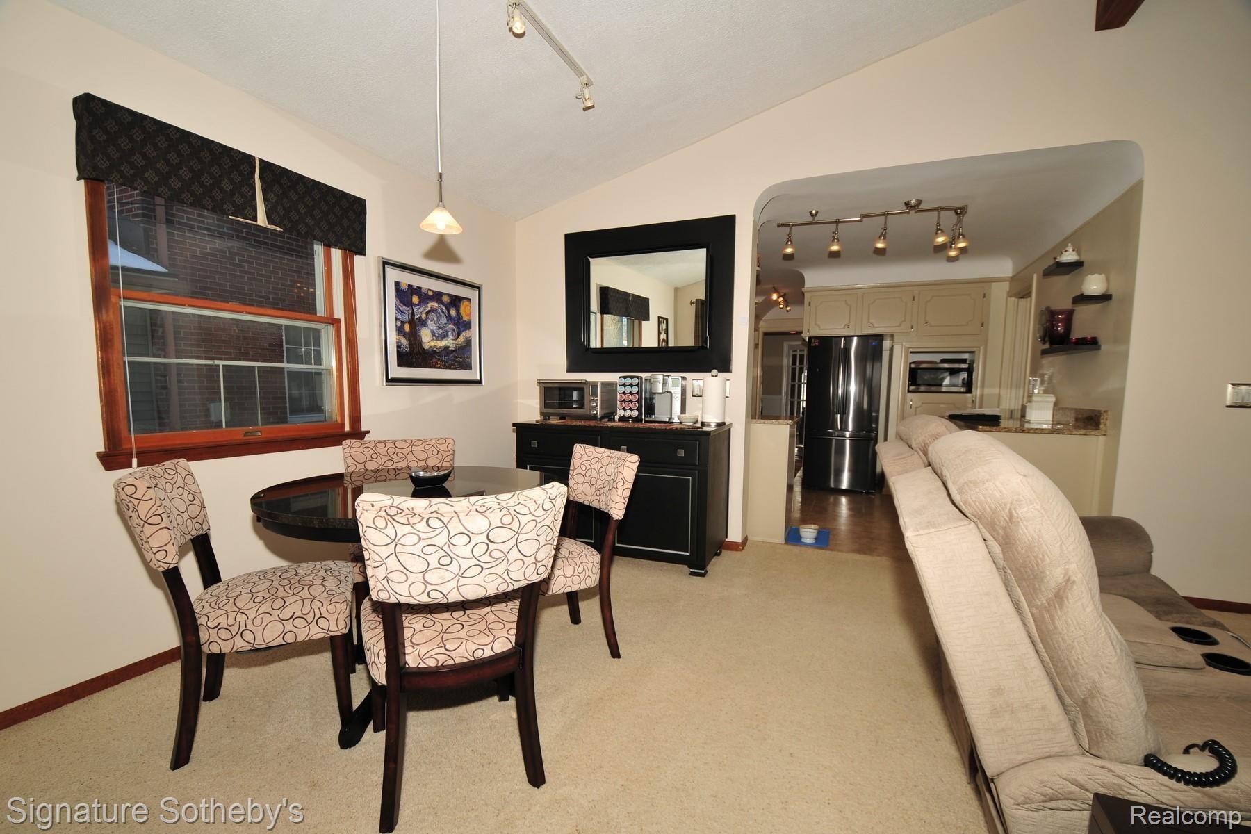 1928 Littlestone Road Grosse Pointe, MI 48236 - Photo 12 of 27 DSC_5563JPG.jpg