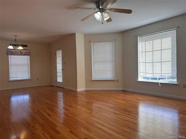 $1,900 | 105 North Montgomery Street, Unit B1 3, Walden, NY 12586