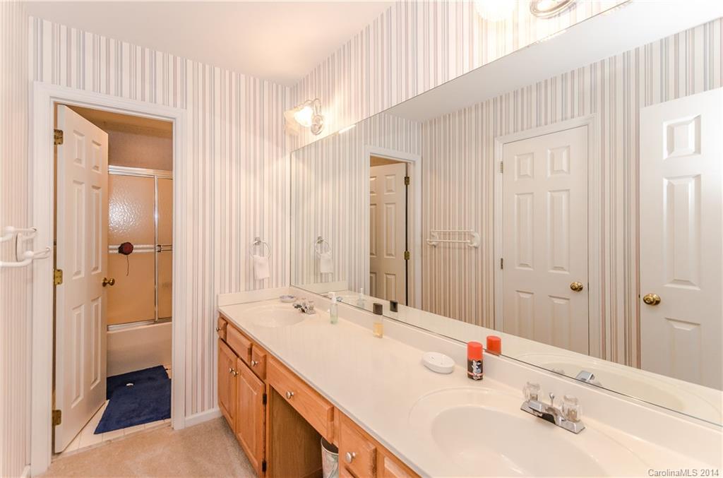 7049 Mariners Court Tega Cay, SC 29708 - Photo 13 of 24