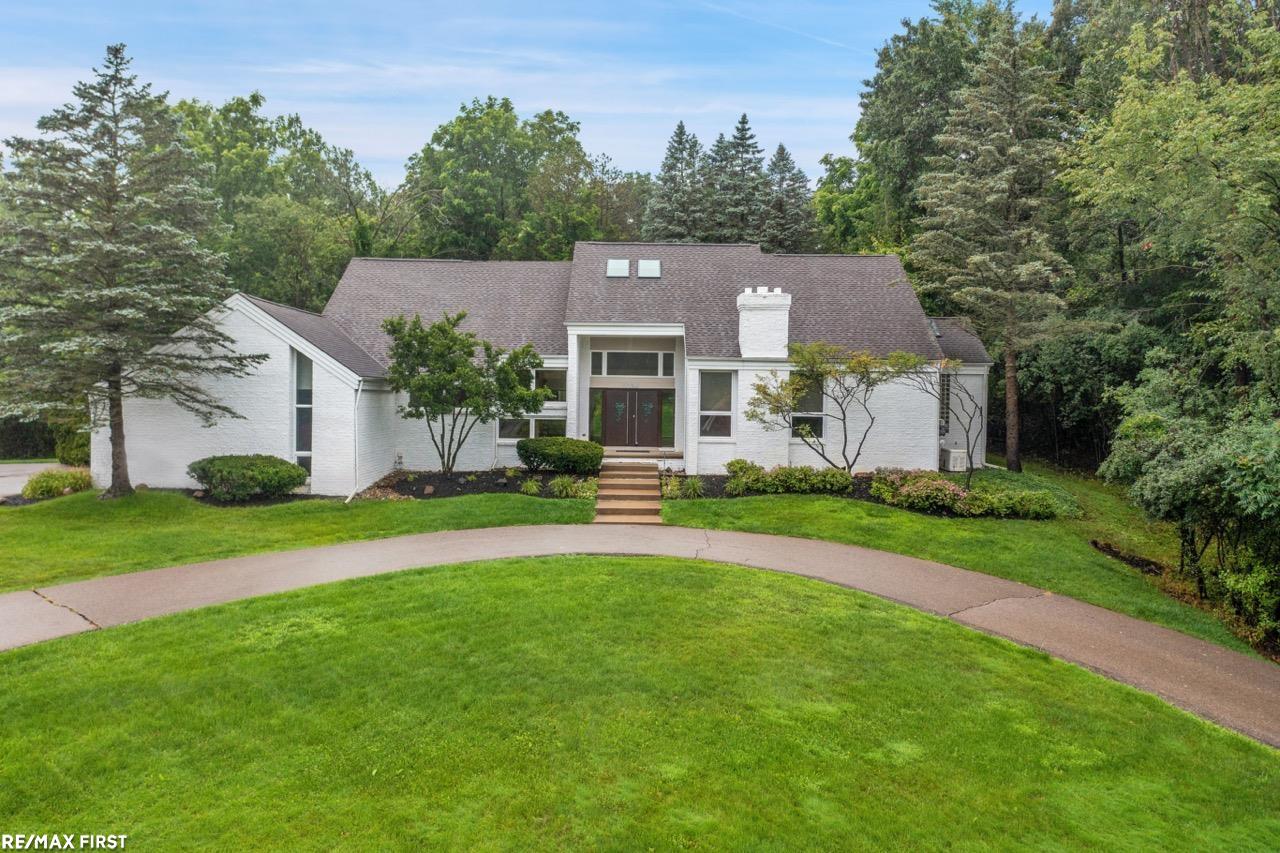 5114 Stonehenge Drive Rochester, MI 48306 - Photo 1 of 53