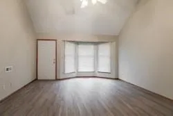 $1,980 | 927 Northwest 62nd Terrace, Kansas City, MO 64118