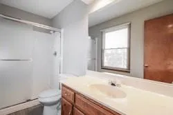 $1,980 | 927 Northwest 62nd Terrace, Kansas City, MO 64118